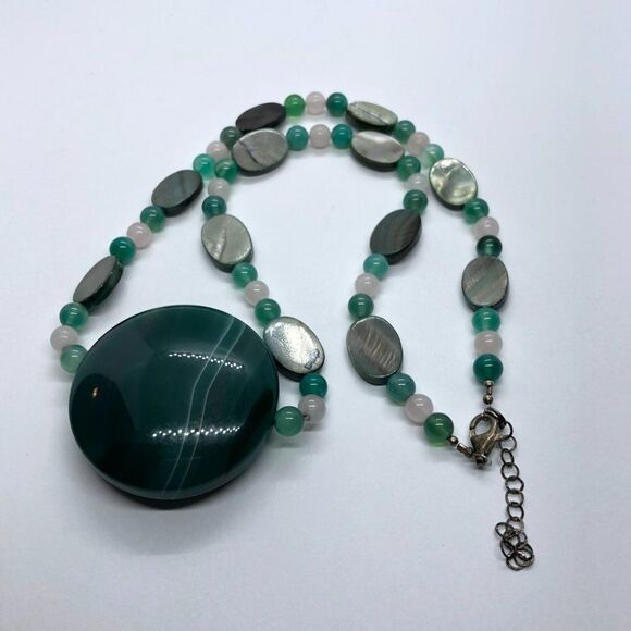 Unique Green Stone Gemstone Beaded Necklace with Sterling Silver Clasp - Picture 5 of 10